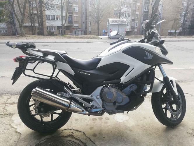 Honda nc700x 2013god