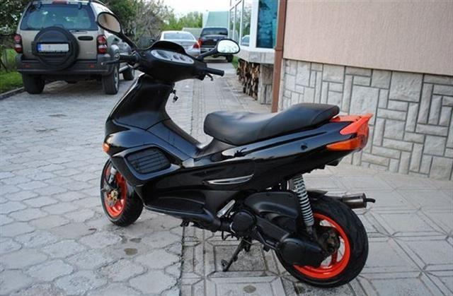 Gilera-Runnes-Sp50-hitno