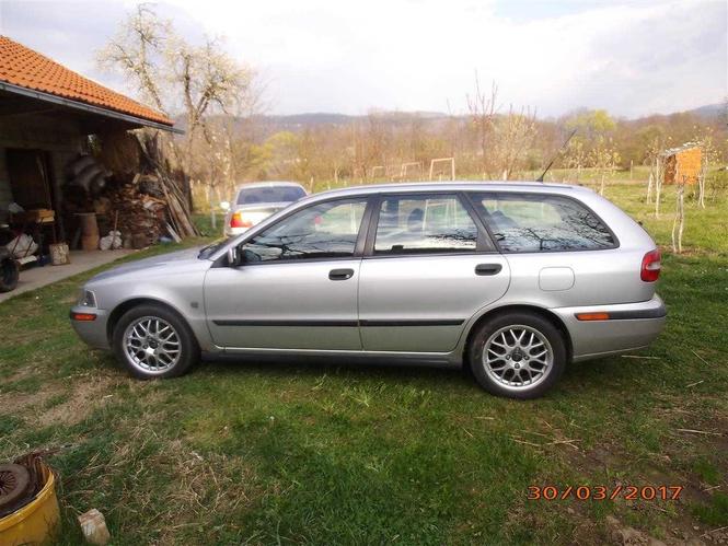 Volvo  v40 2.0T