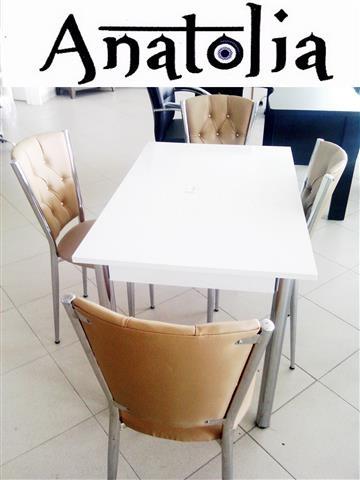 TRPEZARIJSKI-STO-PLUS-4-STOLICE