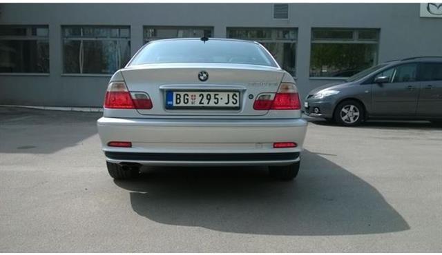 BMW-320-Ci--01-