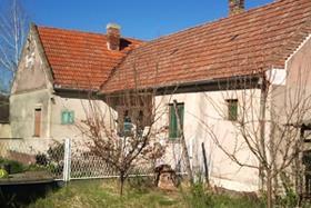 kuća sa pratećim objektima
