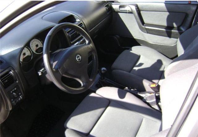 Opel-Astra-1-7DTi--02