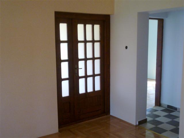 Izdajem stan u kuci. 75m2