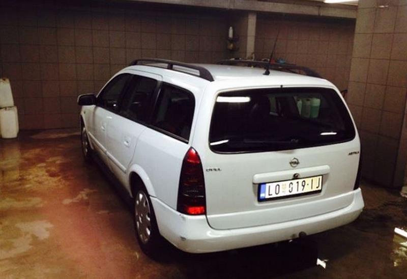 Opel-Astra-D--01