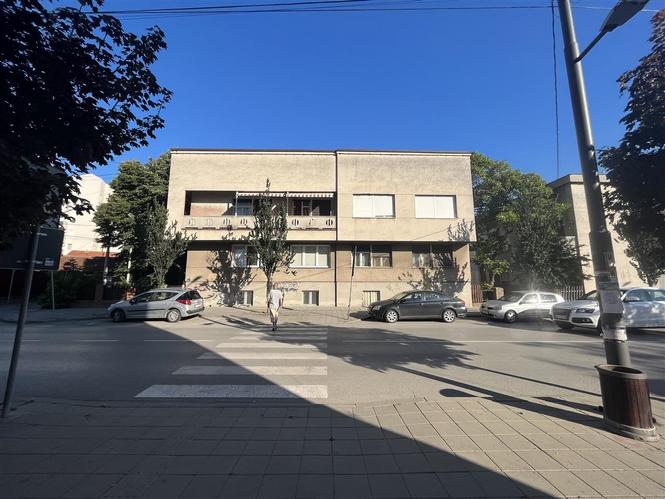 Prodajem stan 54kv, centar grada