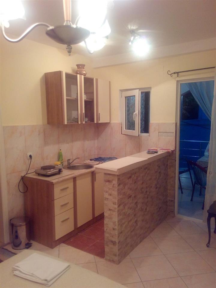 Izdajem-apartmane-u-Sutomoru