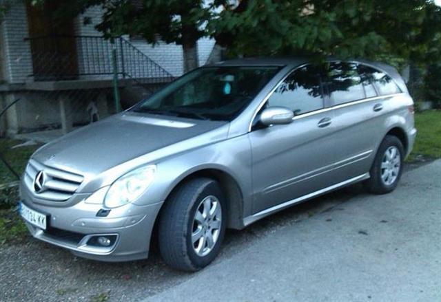 Mercedes-Benz-R320--06