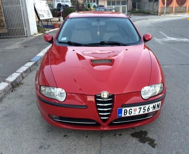 Alfa Romeo 147 -01