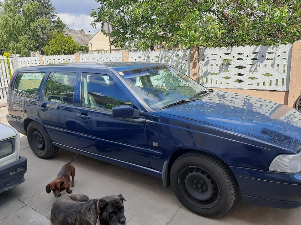 VOlVO-V70-2-4-TDI
