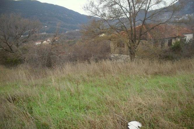 Prodajem plac iznad Igala