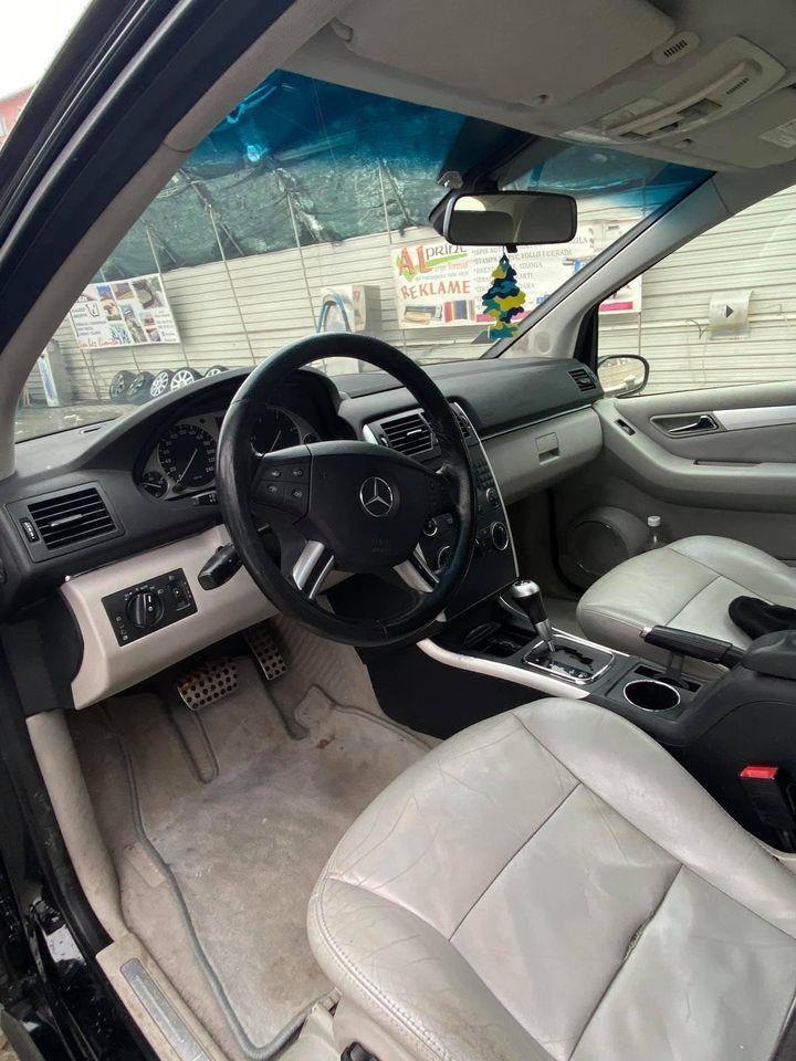 Mercedes-Benz-B200