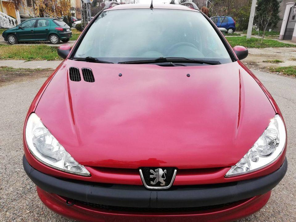 PEUGEOT-206