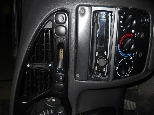 Ford-Fiesta-1-8--01