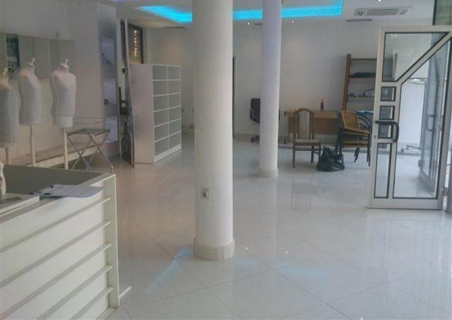 Izdajem lokal u centru Niša