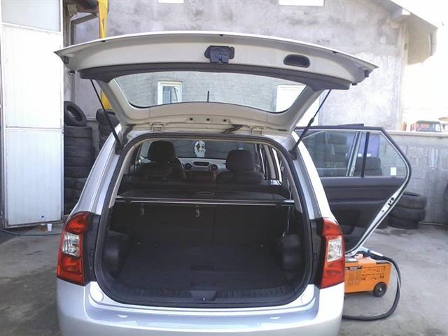 Kia-Carens--05-