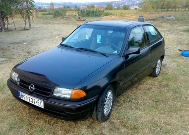 Opel-Astra-FCC--93