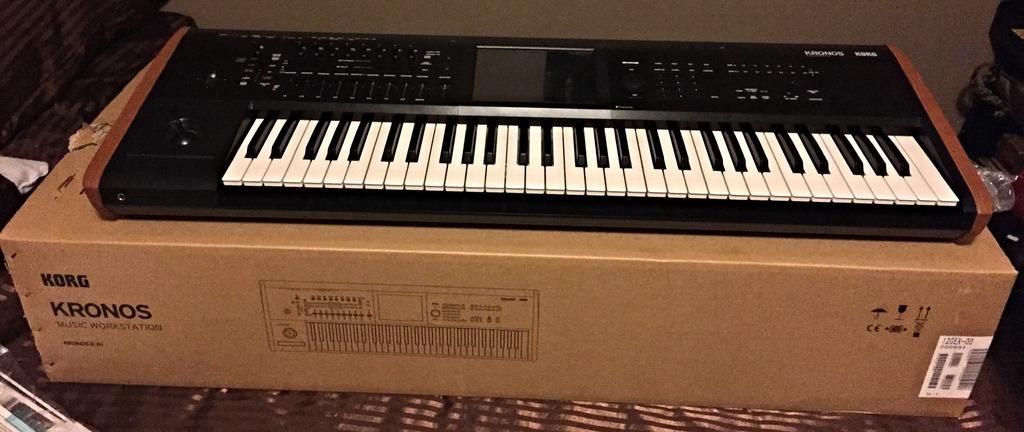 Korg-Kronos-61-keys-