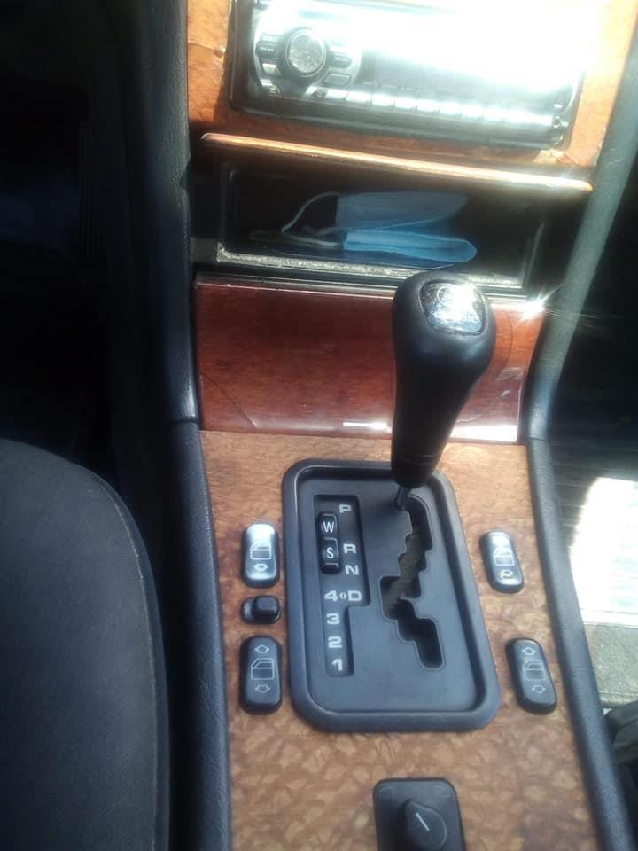 Mercedes-E200