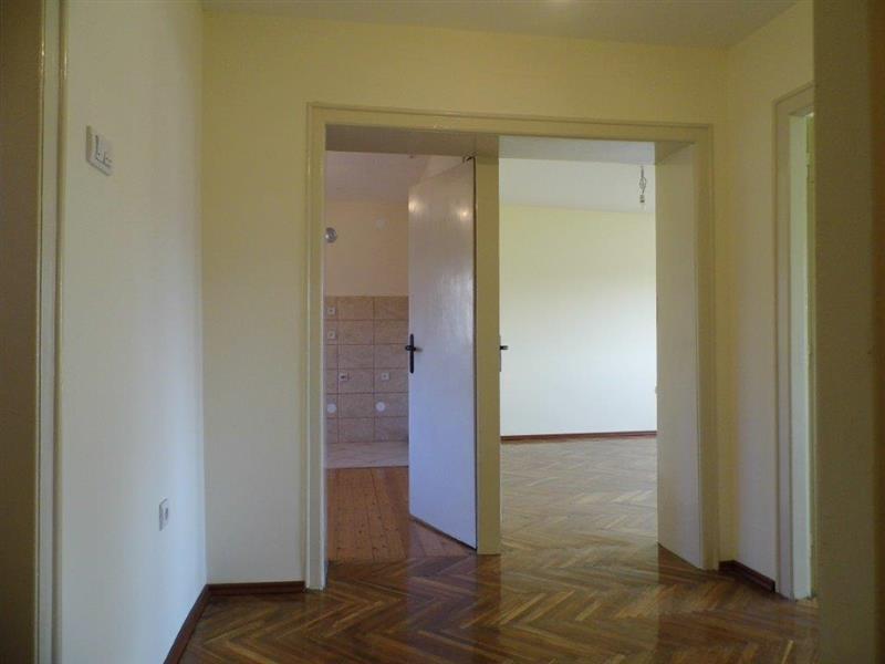 DVOSOBAN-UKNJIZEN-STAN-66m2-U-CENTRU-NISA-