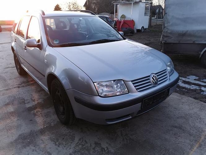VW BORA STRANAC