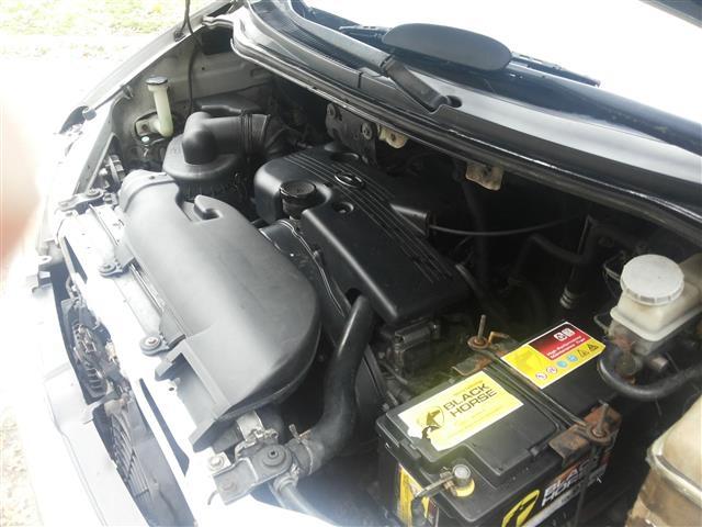 Hyundai-H-1--01