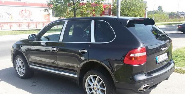 Porsche-Cayenne-4-8-S--07