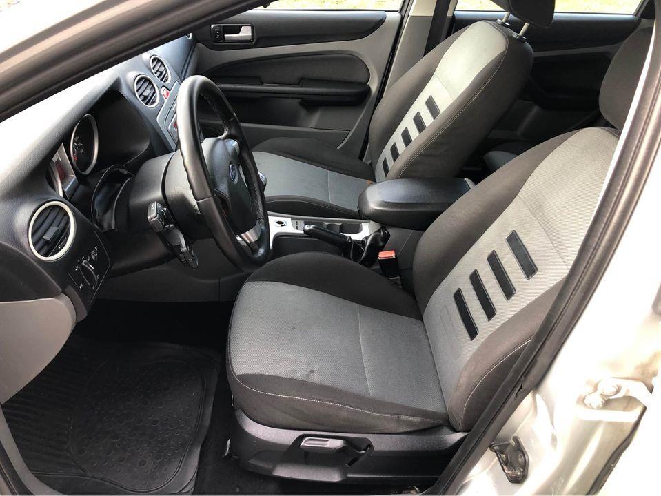 FORD-FOCUS-1-6tdci-2009-TITANIUM