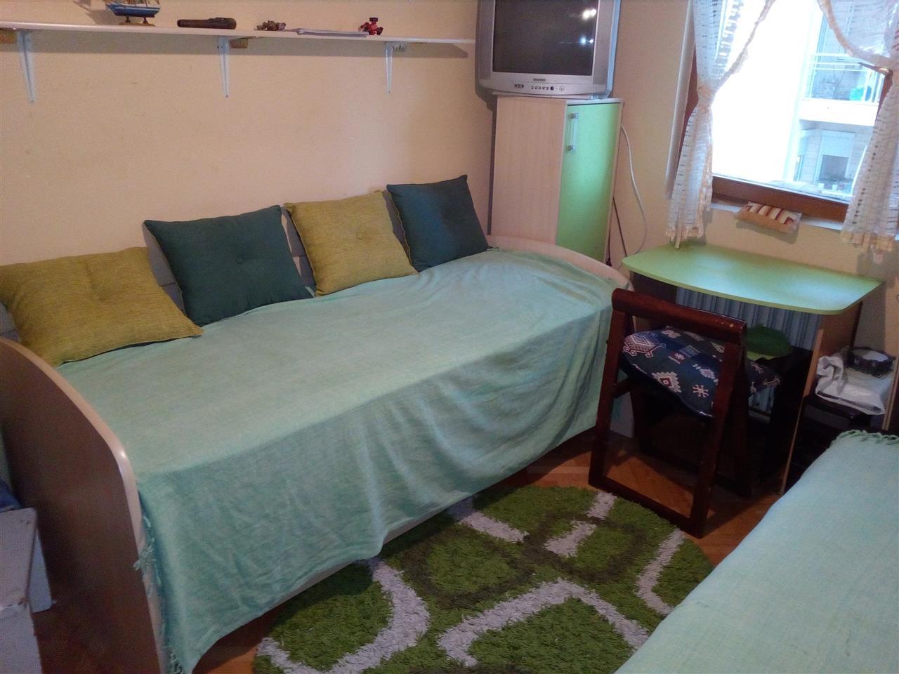 Prodajem-stan-u-Borči-43-m2