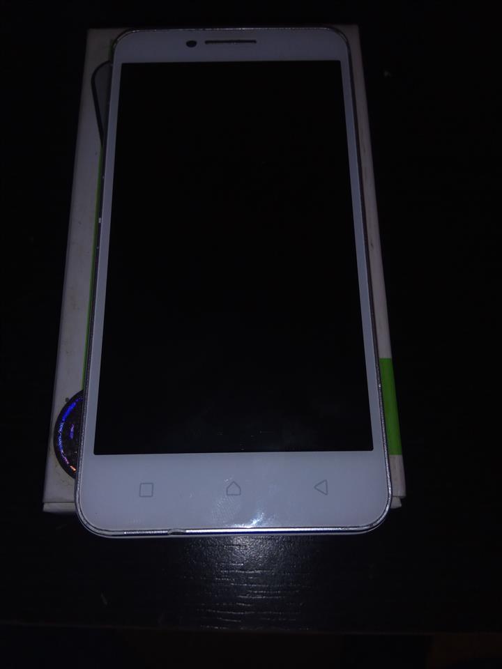 Telefon--Lenovo-A2020a40-Vibe-C-