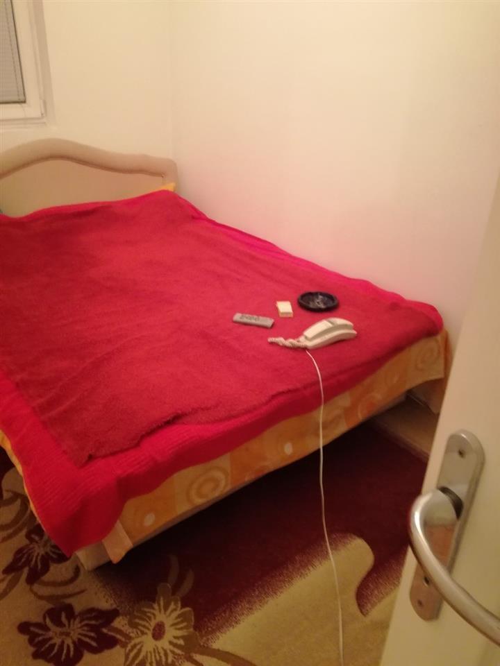 Iznajmljujem-garsonjeru-Petlovo-brdo