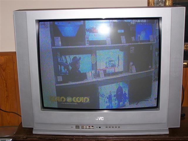 JVC-70cm-100Hz-Stereo