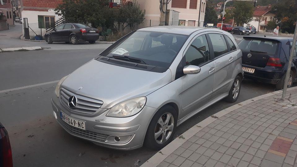 Mercedes-b180