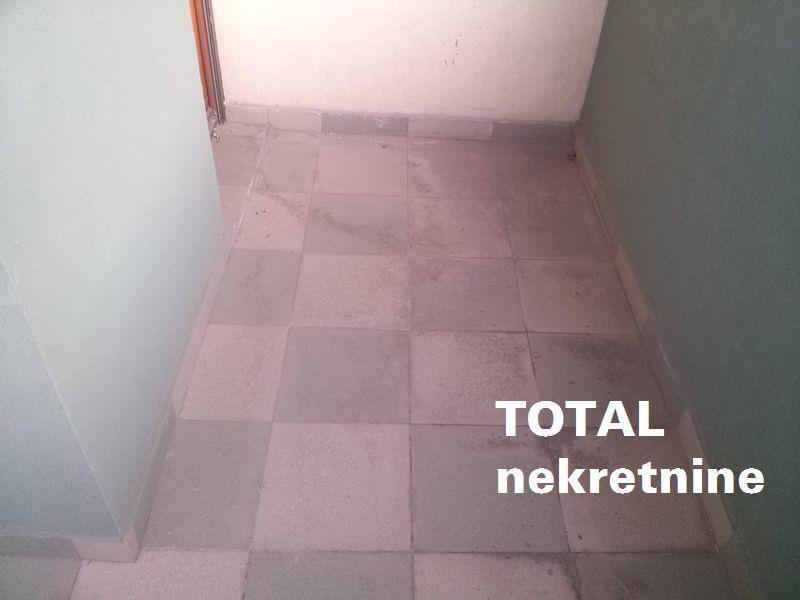 Uknjizen-DUPLEX-u-luksuznoj-zgradi-u-blizini-Bulev