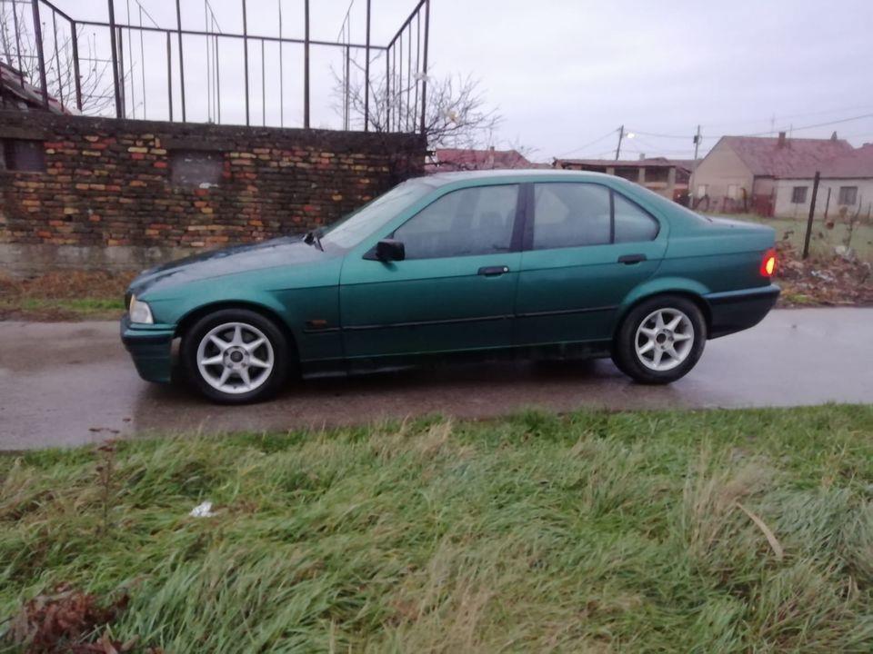 BMW-318-I