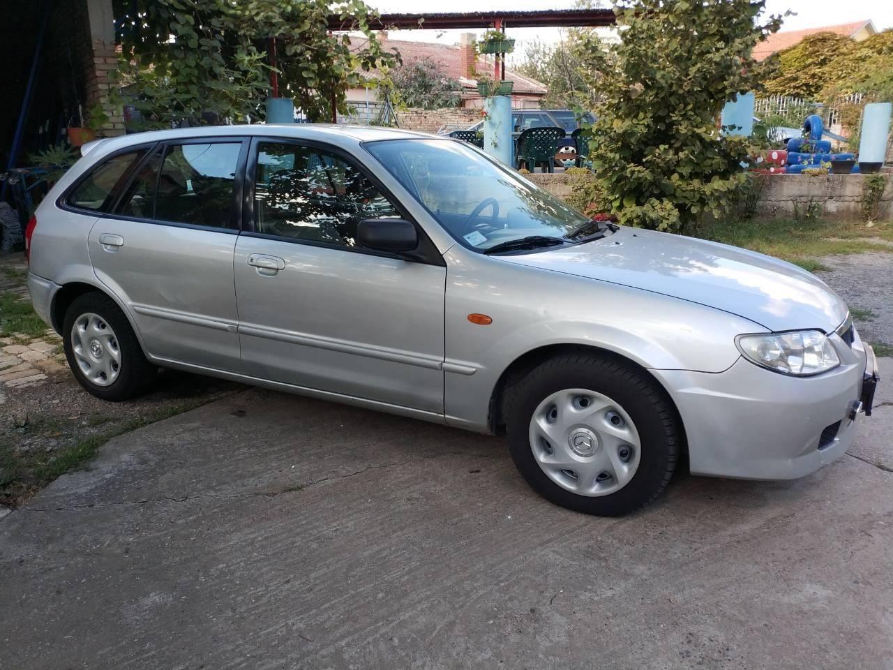 MAZDA-323F-2001-