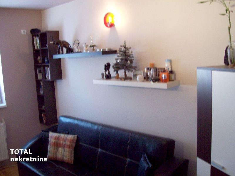 Uknjizen-petosoban-duplex-stan
