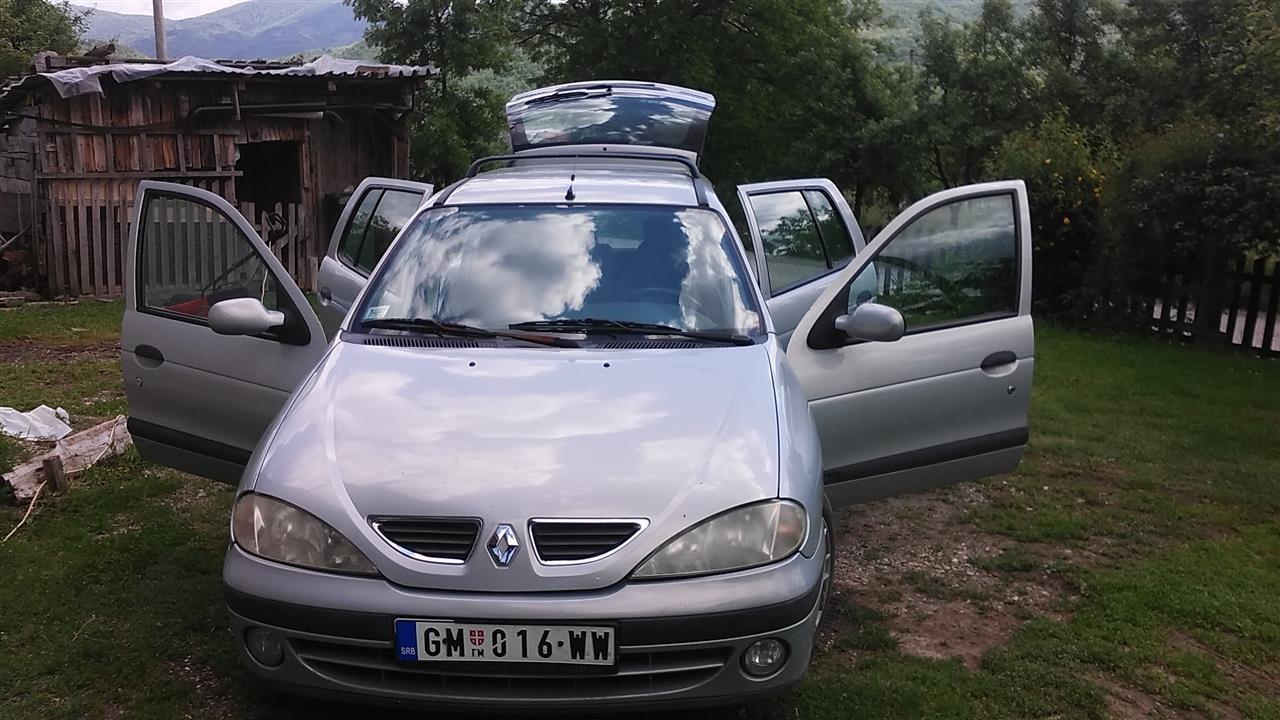 Renault-Megane--01
