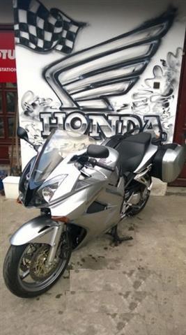 Honda VFR 800 -04