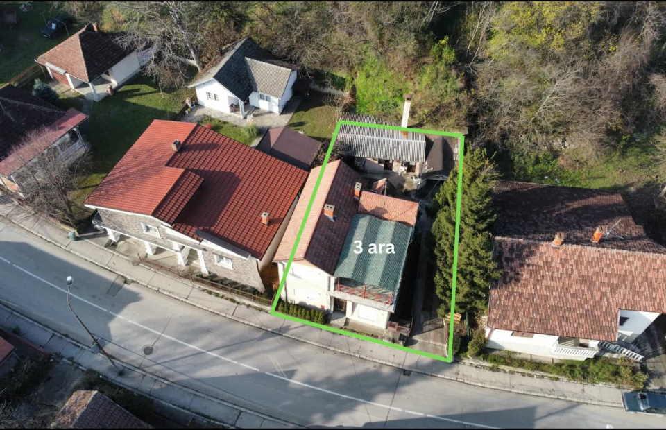 Useljiva-kuća-u-blizini-centra-Uba