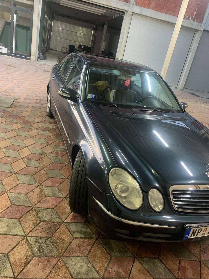 Mercedes-E220
