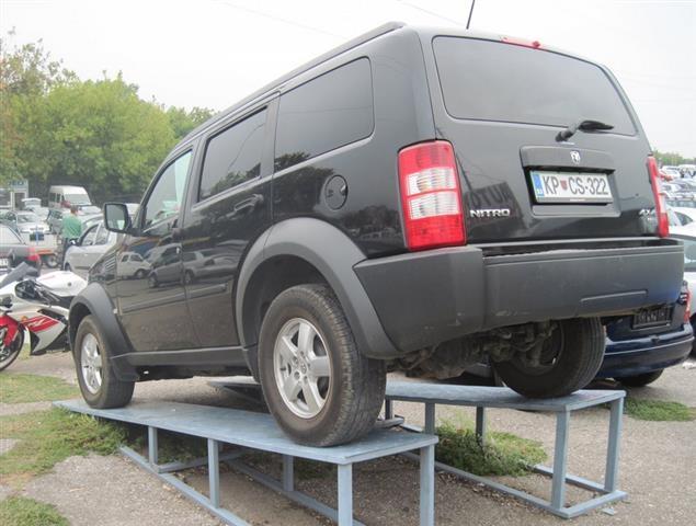 Dodge Nitro 2,8 crd - 09