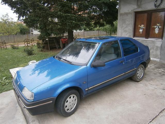 Renault 19