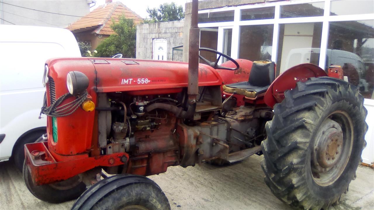 Traktor-558