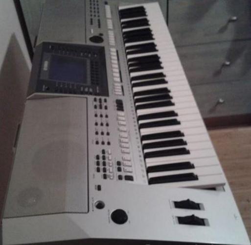 Yamaha PSR S 700