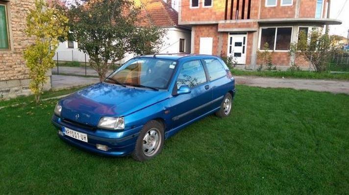Renault-Clio--93