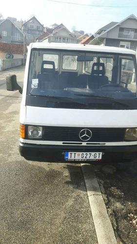 Mercedes MB100