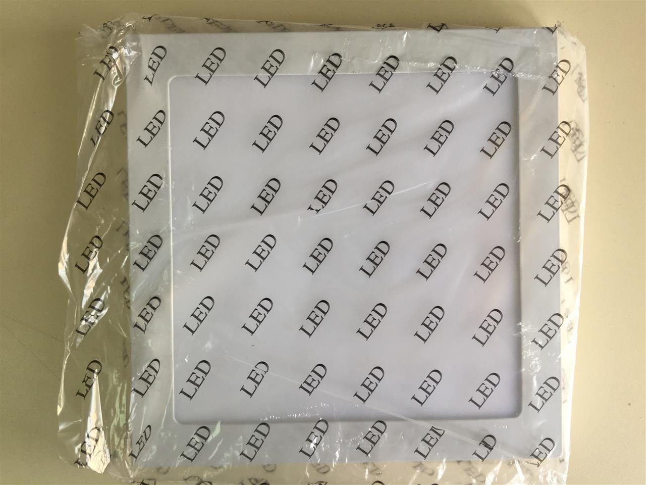 Led-Panel-Kockasti-