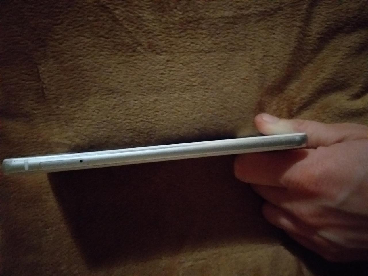 Mobilni-telefon