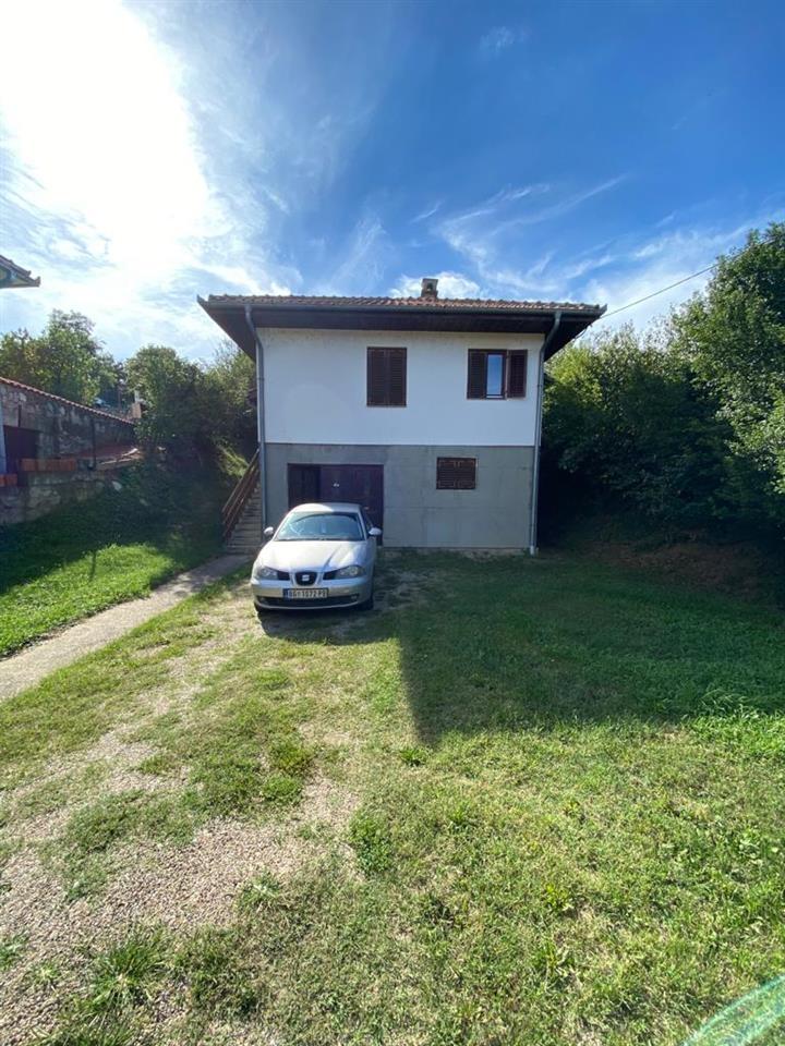 Prodajem-kucu-u-centru-Boleca